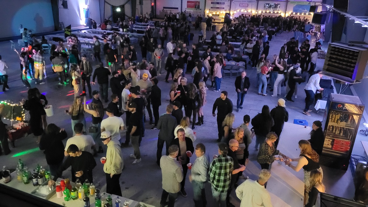 Social high right occupied